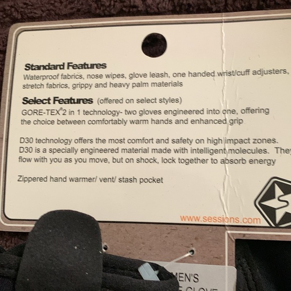 Gloves - Picture 3 of 4